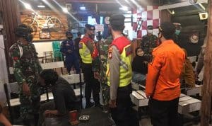 Satgas Aman Nusa Polres Ketapang Disiplinkan Warga Terapkan Protokol Kesehatan 7