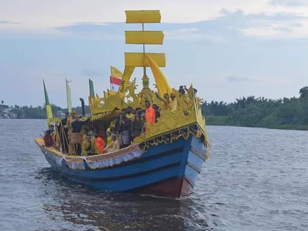 Ziarah Akbar Kerajaan Matan Tanjungpura, Lancang Kuning Arungi Sungai Pawan 1