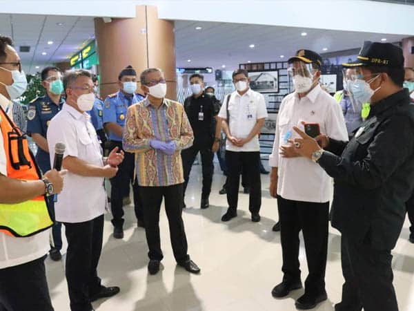 Gubernur Sutarmidji Bertemu Menhub Budi Karya Bahas Pembangunan Bandara dan Terminal Darat di Kalbar 1
