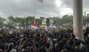 Ribuan Massa di Kalbar Tolak Omnibus Law Ciptaker 7