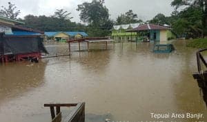 Wabup Kapuas Hulu Turun ke Tepuai Pantau Banjir