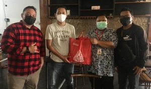 Alfamart Peduli: 500 Paket Bantuan untuk Warga Kalbar Terdampak PPKM