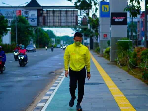 Edi Kamtono Jalan Kaki dari Rumah ke Kantor Lihat Kondisi Kota