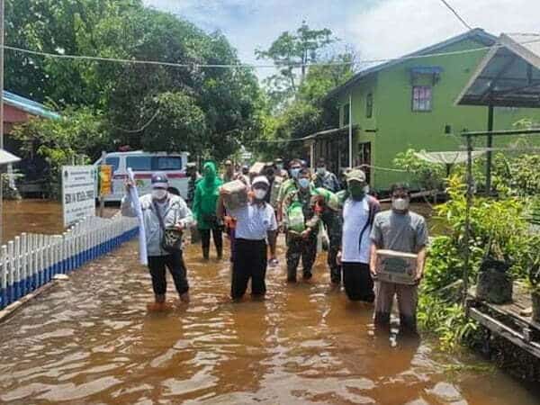 Gandeng TNI-Polri, PSP PEDAS Salurkan Bantuan untuk Korban Banjir di Desa Tanjung Pasar