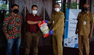 Wilmar Group Kalbar Serahkan Bantuan Beras dan Minyak Goreng ke Pemprov Kalbar