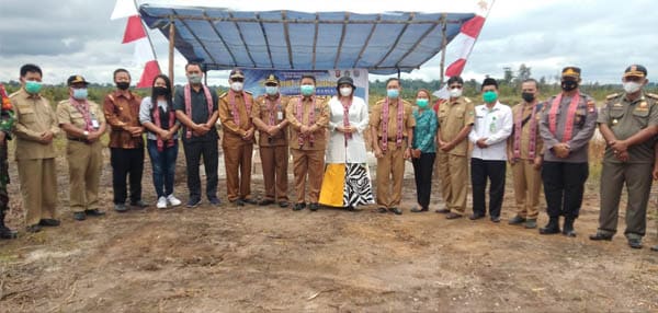 Wabup Subandrio Launching TPA Desa Sungai Ayak Dua