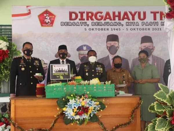 HUT ke-76 TNI, Sekda Kapuas Hulu Doakan Semakin Kuat dan Profesional