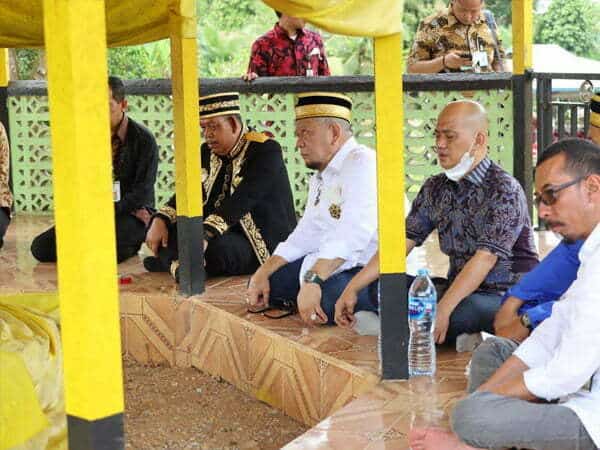 Ketua DPD RI Ziarah ke Makam Leluhur Kerajaan Kusuma Negara Sekadau