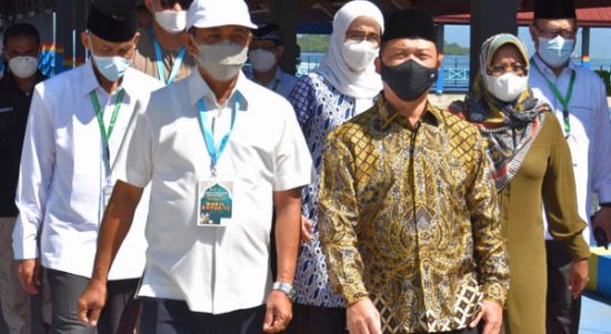 Wagub Ria Norsan Motivasi Kafilah Kalbar di STQ Nasional XXVI Maluku Utara