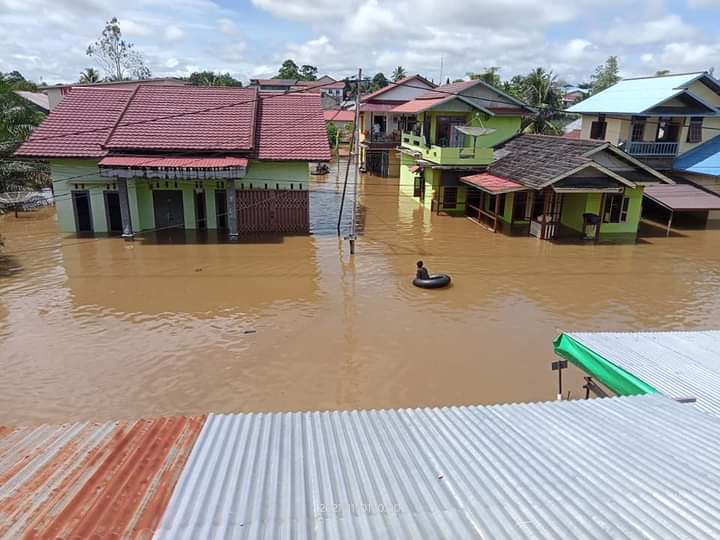 Banjir Terjang Melawi, Jalan Nasional Tergenang 2
