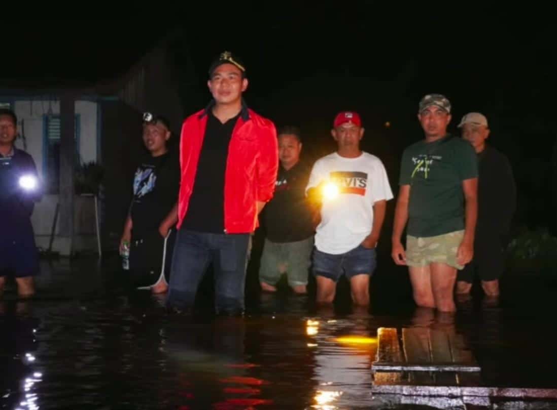 Tinjau Banjir di Semitau, Bupati Sis: Kedepan Harus Ada Mitigasi Bencana 2