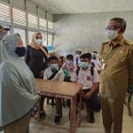 Sekolah Tatap Muka 100 Persen di Kalbar Terkendala Cakupan Vaksinasi Lansia