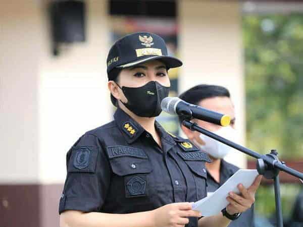 Bupati Karolin Pimpin Apel Gelar Pasukan Operasi Lilin Kapuas Pengamanan Nataru di Landak