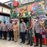 Gubernur dan Bupati Kunjungi Posko Pengamanan Nataru di Pasar Ngabang 13