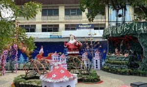 Patung Sinterklas dan Kereta Rusa Jadi Ikon Natal di Singkawang