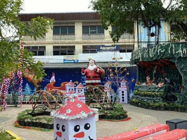 Patung Sinterklas dan Kereta Rusa Jadi Ikon Natal di Singkawang