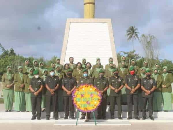 Peringatan Hari Juang TNI AD, Kodim 1203 Ketapang Gelar Upacara Ziarah dan Tabur Bunga