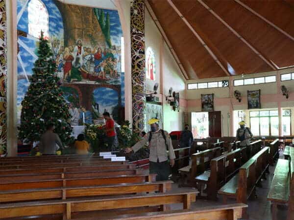 Polres Sekadau Sterilisasi Gereja Jelang Hari Raya Natal