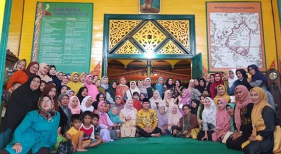 Perkokoh Silaturahmi, IKKRAMAT Rutin Gelar Pengajian di Keraton Matan Tanjungpura