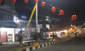 Warga Tionghoa Pasang 700 Lampion Sambut Perayaan Imlek 2573 di Ketapang