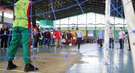 Tendangan Perdana Edi Kamtono Jadi Tanda Justitia Futsal XIX Dimulai