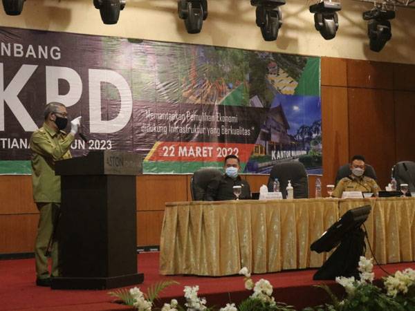 Gubernur Kalbar Sutarmidji memberikan sambutannya saat menghadiri Musrenbang RKPD Pontianak tahun 2023