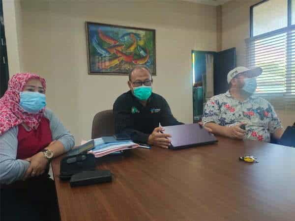 Kepala Dinas Kesehatan Provinsi Kalbar Hary Agung Tjahyadi saat diwawancarai wartawan terkait perkembangan Covid-19 di Kalimantan Barat