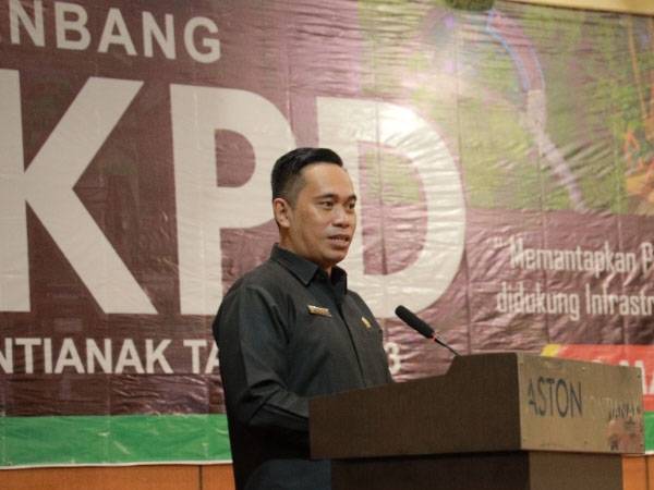 Ketua DPRD Kota Pontianak Satarudin saat memberikan sambutannya dalam Musrenbang RKPD Pontianak tahun 2023. (Foto: Prokopim For KalbarOnline.com)