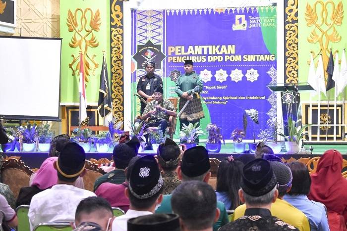 Jarot Winarno Harap Melayu Jadi Motor Penggerak Persatuan dan Kesatuan di Sintang 1