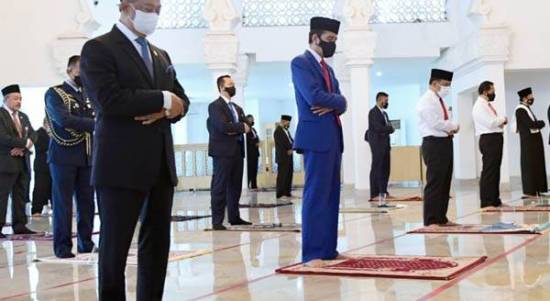 Pandemi Covid-19 Membaik, Presiden Jokowi: Umat Muslim Bisa Salat Tarawih Berjamaah di Masjid