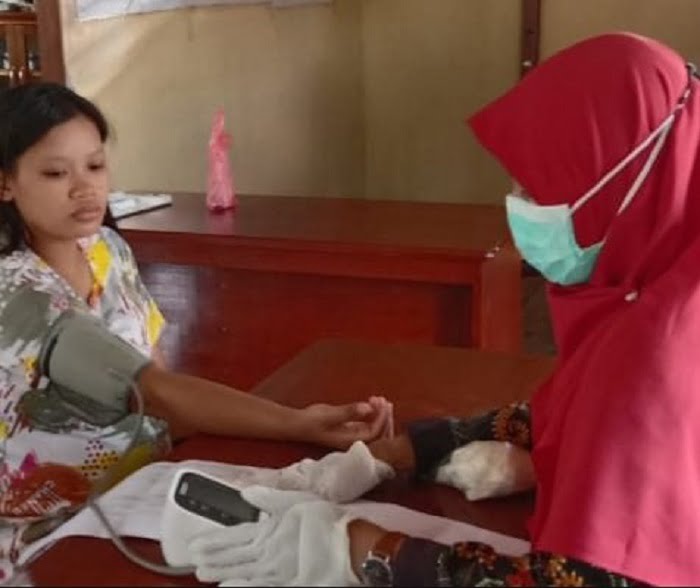 Puskesmas Putussibau Selatan Deteksi Dini HIV/AIDS Ibu Hamil di Desa Sayut 1