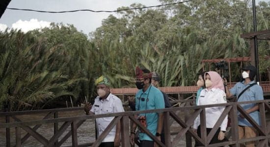 Sandiaga Uno ke Desa Sungai Kupah, Lihat Kawasan Wisata Mangrove yang Sekarang Sedang Hits 1