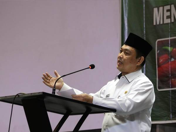 Wakil Gubernur Kalbar Ria Norsan saat memberikan sambutannya dalam Rakorda barang kebutuhan pokok jelang Ramadan dan Idul Fitri