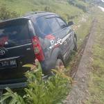 Mobil Avanza Plat Jakarta Masuk Selokan di Kapuas Hulu, Sopir dan Penumpang Dilarikan ke RSUD dr. Ahmad Diponegoro 6
