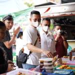 Edi Kamtono dan Hobby Makan Borong Takjil dan Traktir Warga Berbuka Puasa
