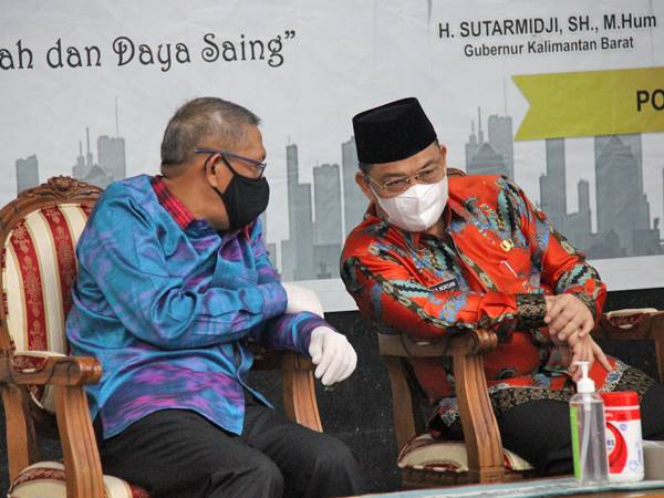 Gubernur dan Wakil Gubernur Kalimantan Barat Sutarmidji dan Ria Norsan tampak berbincang dalam Musrenbang RKPD Provinsi Kalbar tahun 2023