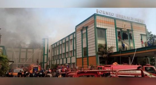 Hotel Borneo Emerald Ketapang Terbakar Diduga Akibat Percikan Api Las