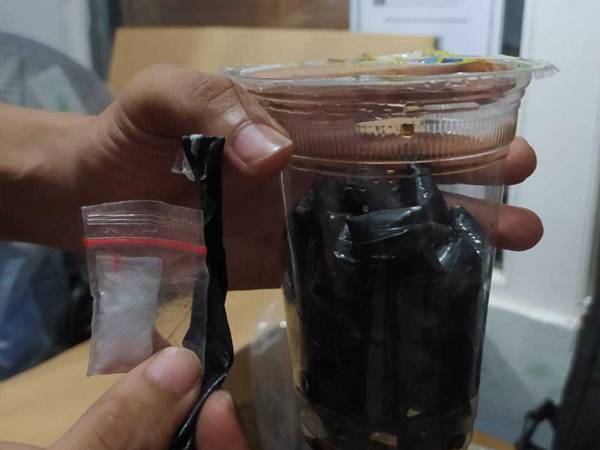 Petugas Lapas Singkawang Gagalkan Penyelundupan 42 Paket Sabu dalam Minuman Cincau