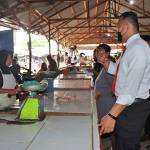 Polres Ketapang Sidak Pasar Pastikan Ketersediaan dan Stabilitas Harga Sembako Saat Ramadan