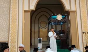 Wakil Bupati Kapuas Hulu Wahyudi Hidayat melaksanakan Safari Ramadan pertamanya di Bulan Suci Ramadan 1443 Hijriah ini di Masjid Agung Darunnajah Putussibau