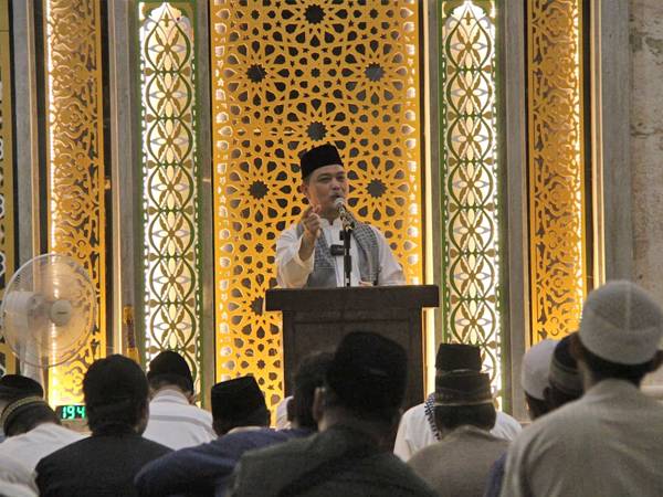 Wakil Gubernur Kalbar Ria Norsan saat memimpin Safari Ramadan Pemprov Kalbar di Kabupaten Mempawah