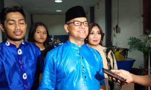 Anggota DPRD Kota Pontianak Zulfydar Zaidar Mochtar saat diwawancarai wartawan