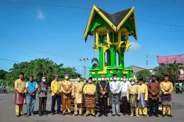 Pemerintah Kabupaten (Pemkab) Ketapang berencana membangun tugu berbentuk replika pohon kedondong di kawasan bundaran Madrasah Tsanawiyah Negeri 1 Ketapang. (Istimewa)
