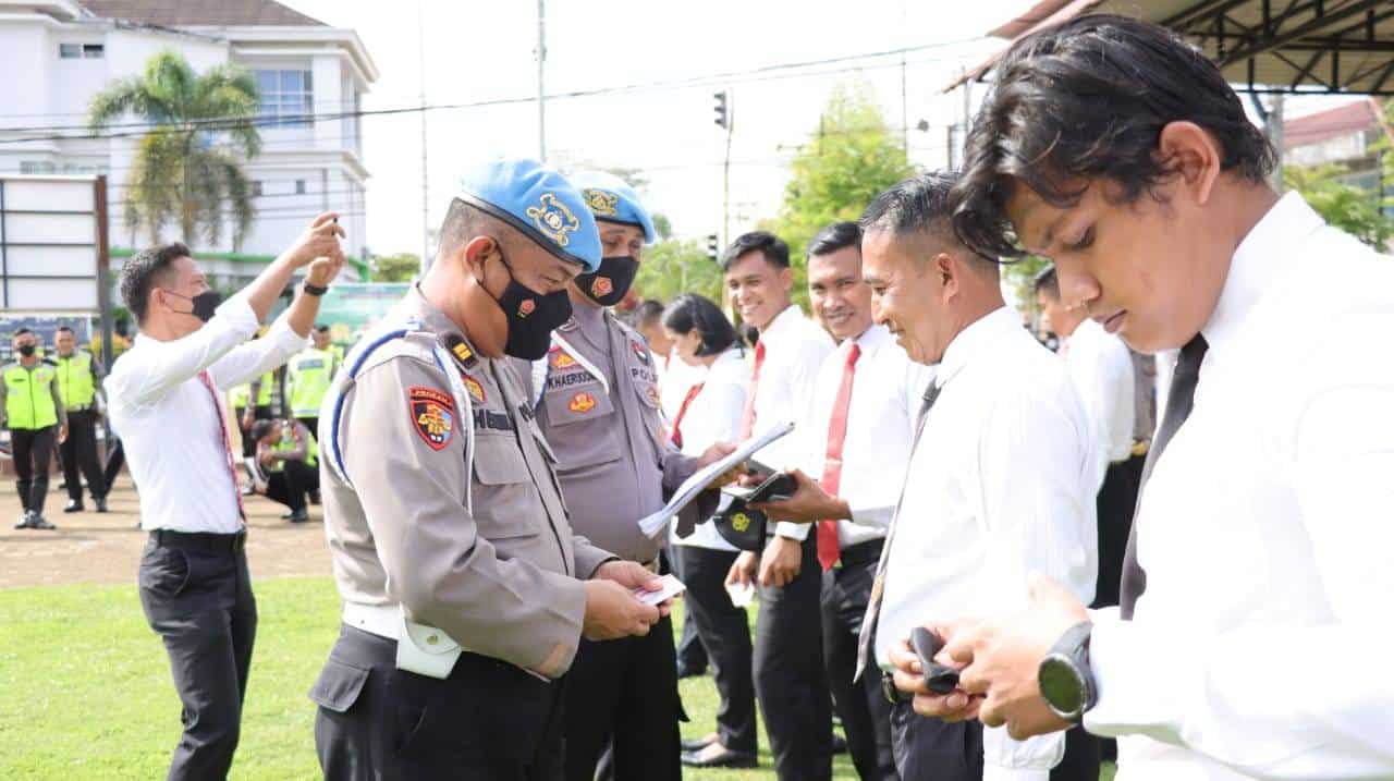 Tim Propam Polda Kalbar saat melakukan sidak ke para personel Polres Kapuas Hulu. (Foto: Istimewa)