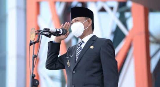 Wakil Bupati Kabupaten Ketapang, Farhan, menjadi inspektur upacara pada peringatan Hari Kebangkitan Nasional 2022 ke-144. (Foto: Istomewa)