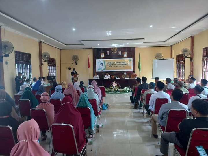 Kegiatan manasik haji bagi CJH Kabupaten Melawi, di Aula Kementerian Agama Kabupaten Melawi, Selasa (24/05/2022). (Foto: Istimewa)