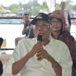 Bupati Sintang, Jarot Winarno saat membuka secara resmi pelaksanaan Festival Air Kapuas Tahun 2022 di Taman Bungur, Kamis, (26/05/2022). (Foto: Istimewa)