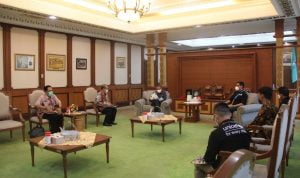 Suasana pertemuan Gubernur Kalbar Sutarmidji didampingi Kadiskes Kalbar Hary Agung Tjahyadi bersama pihak Kantor Unicef Perwakilan NTT-NTB dan Kalimantan (Foto: Biro Adpim For KalbarOnline.com)