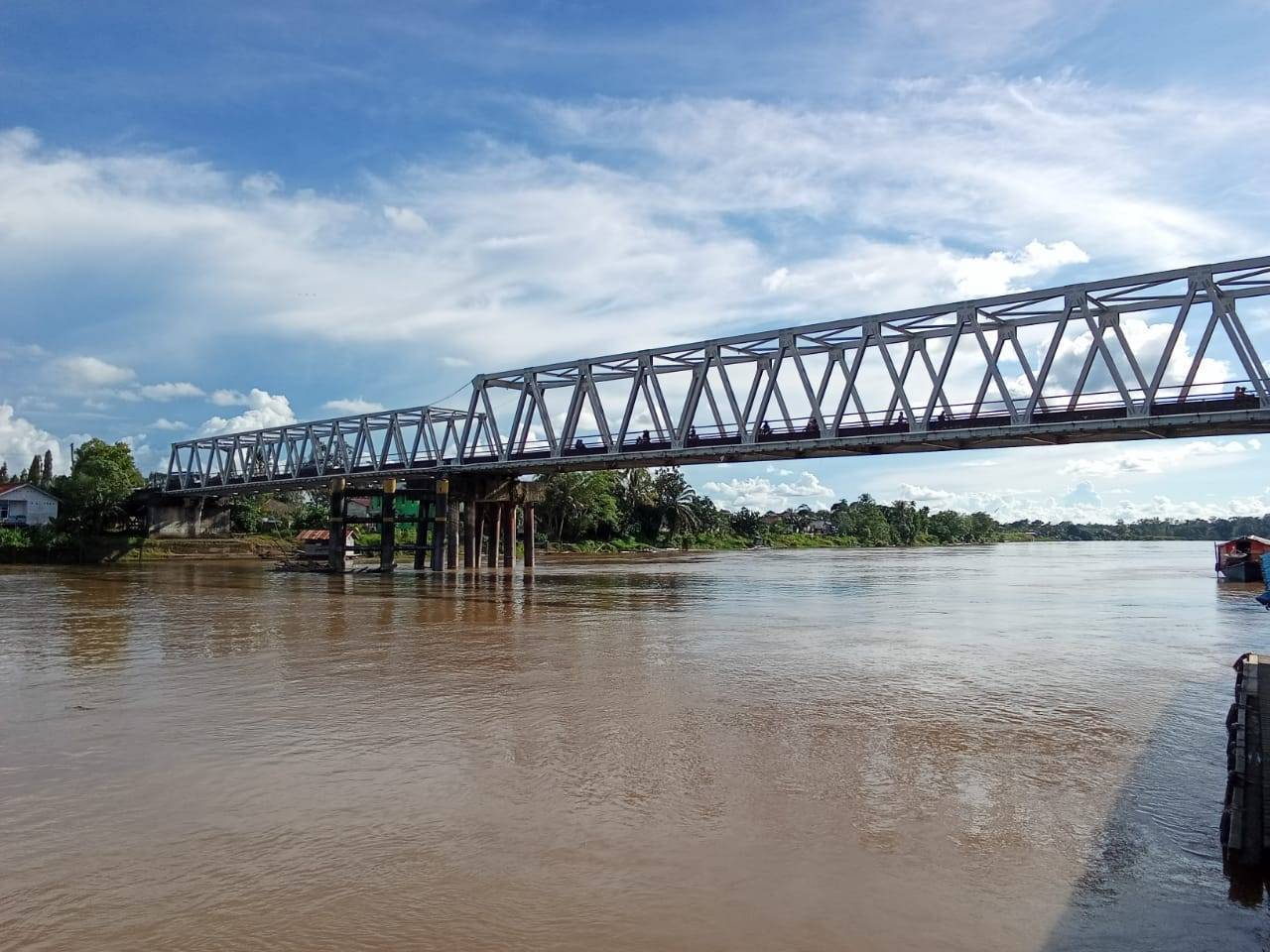 Jembatan Uncak Kapuas Putussibau (Foto: Ishaq/KalbarOnline.com)