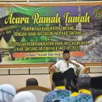 Bupati Sintang, Jarot Winarno melakukan ramah tamah dengan 63 jemaah calon haji Kabupaten Sintang, di Pendopo Bupati Sintang, Senin (13/06/2022). (Foto: Istimewa)